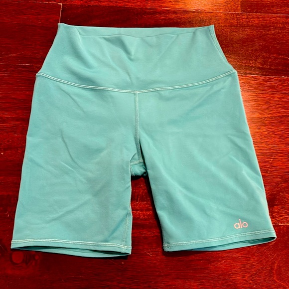 Alo Yoga high waisted biker shorts - Picture 4 of 7